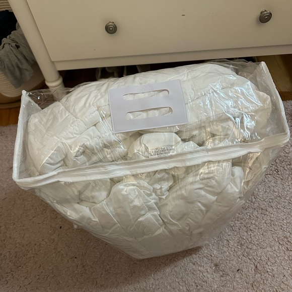 Hypoallergenic Down Alternative Light Warmth Microfiber Comforter Full/Queen - Picture 7 of 7